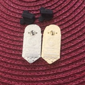 Disney Other - Disney Anna And Elsa Pins Disney Other - Disney Anna And Elsa Pins